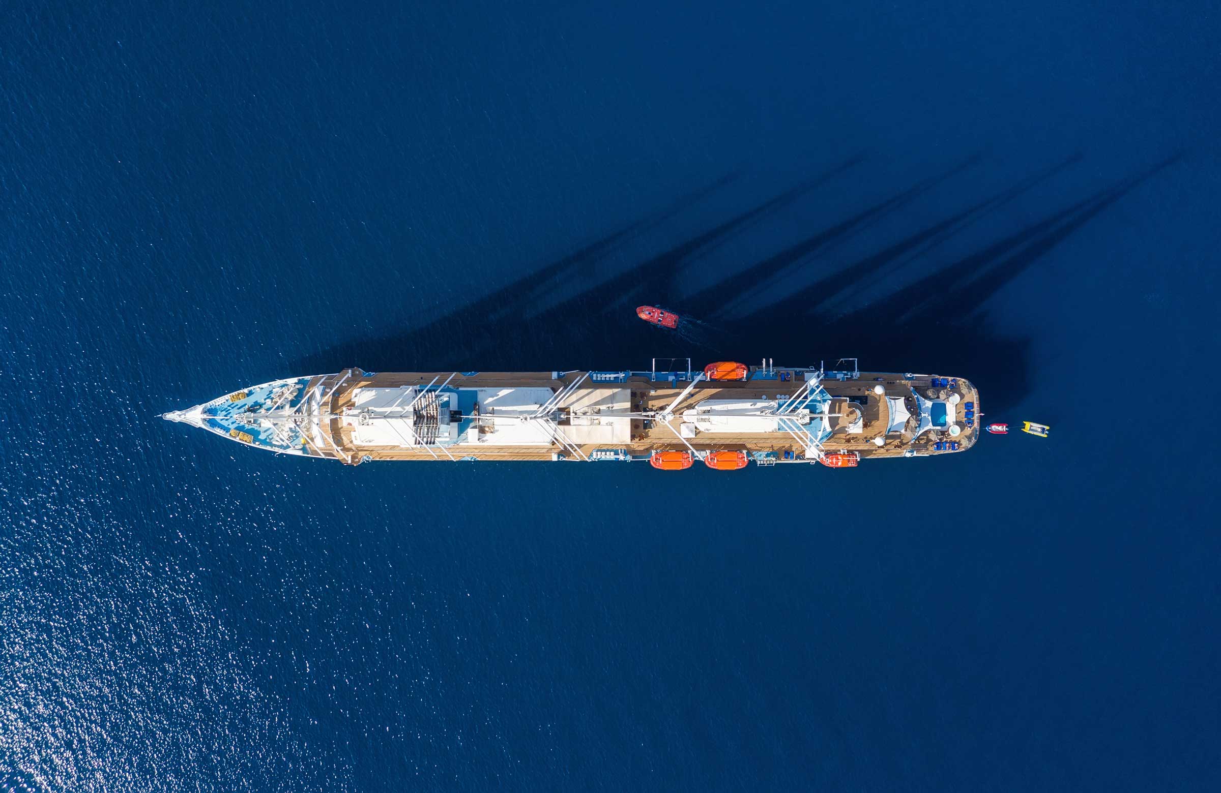 dubrovnik-croatia-aerial-view-at-the-cruise-ship-2022-01-18-23-38-15-utc.jpg